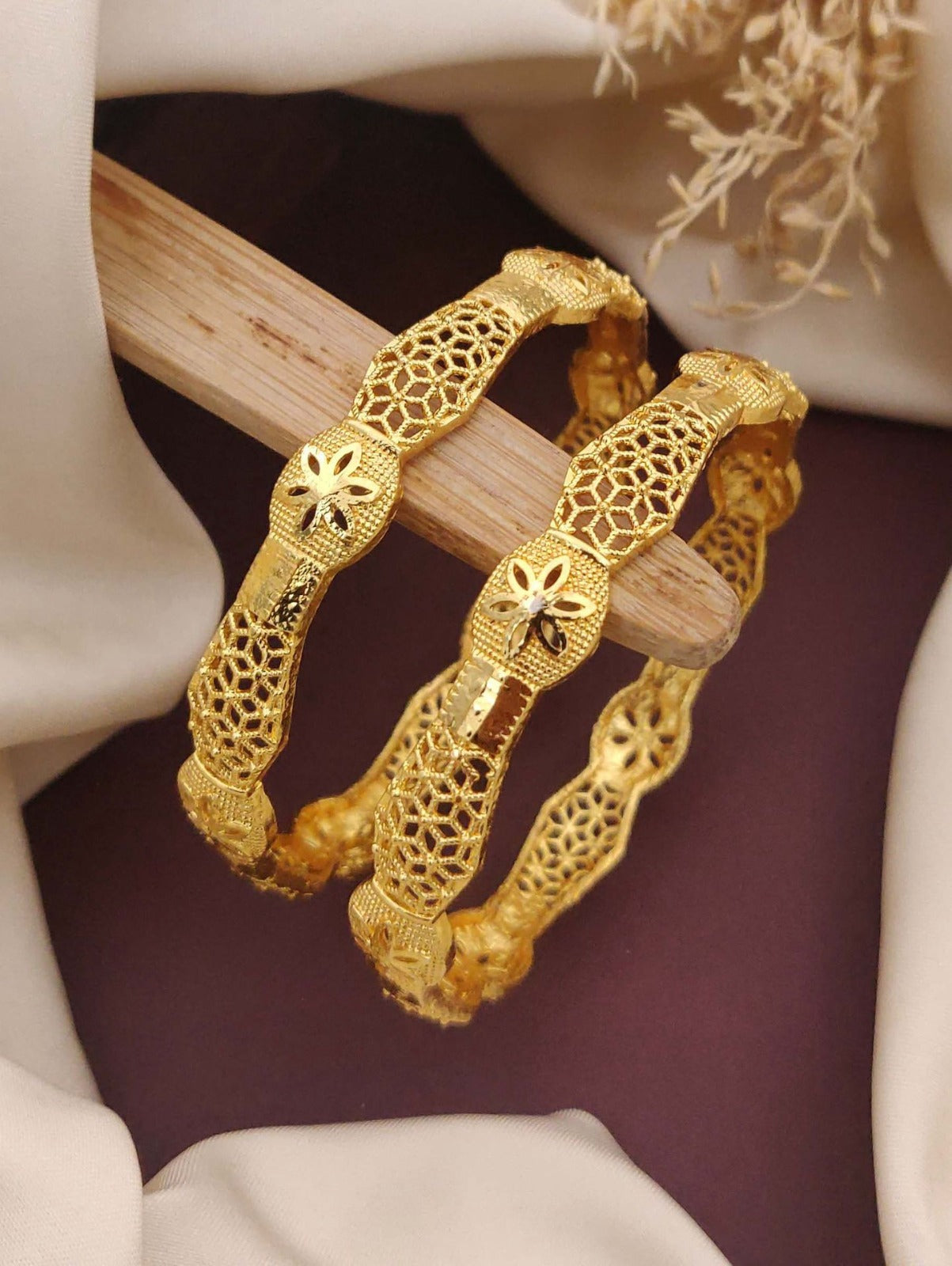Honeycomb Antique Gold Kadas
