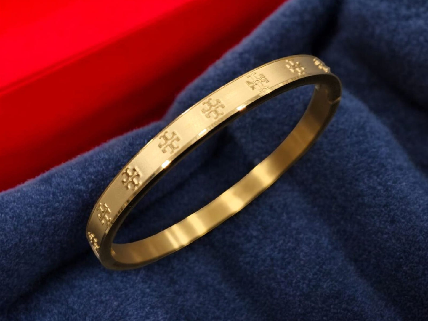 Red Velvet Shine Bangle