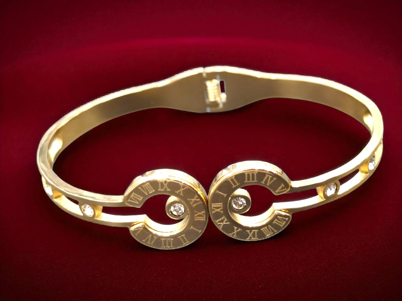 Linked Knot Gold Bracelet