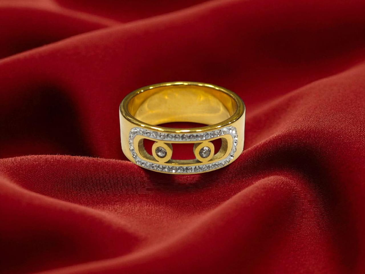 Ruby Glint Gold Ring