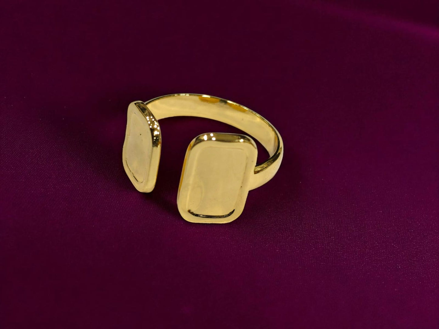 Crest Bold Gold Ring