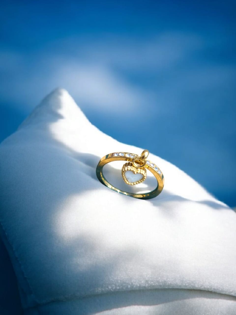 Sapphire Halo Circle