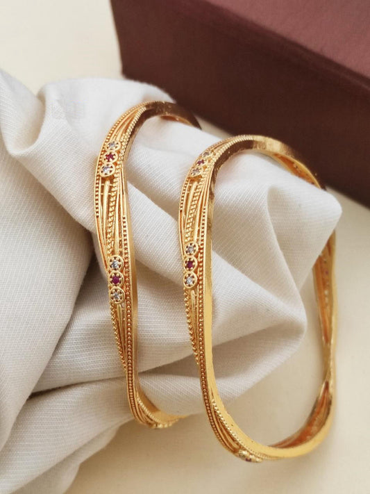 Elegant Ruby Accent Kada