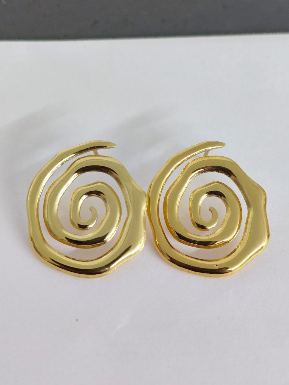 Rosette Round Earrings