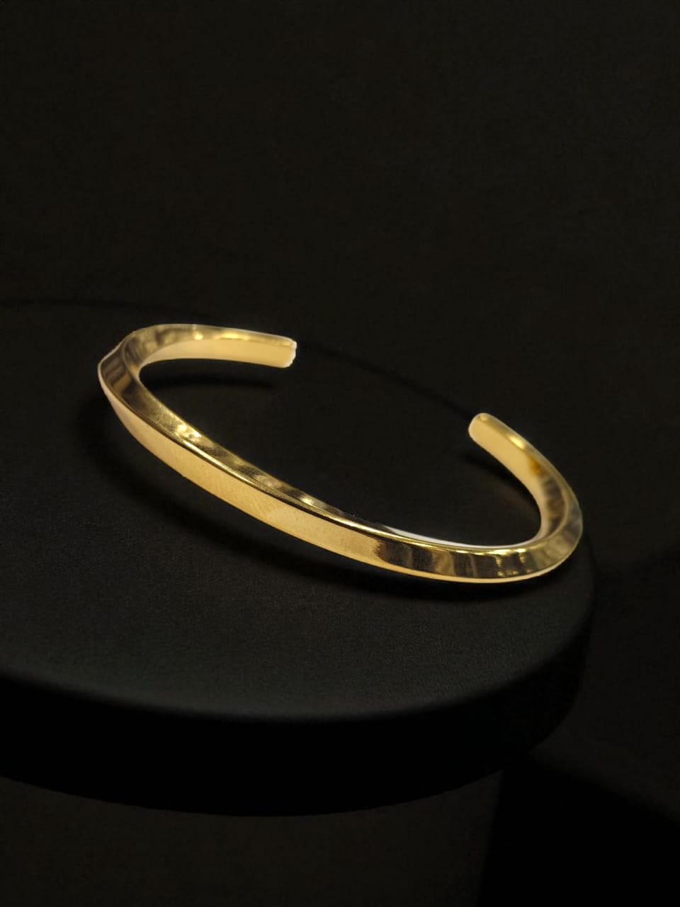 Black Edge Sleek Bangle