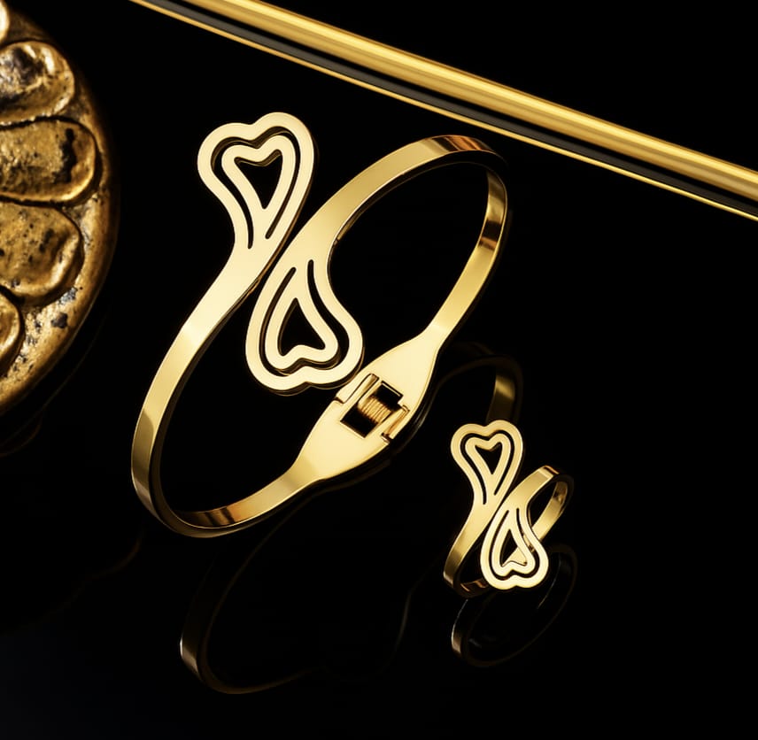 Artistic Motif Gold Bracelet