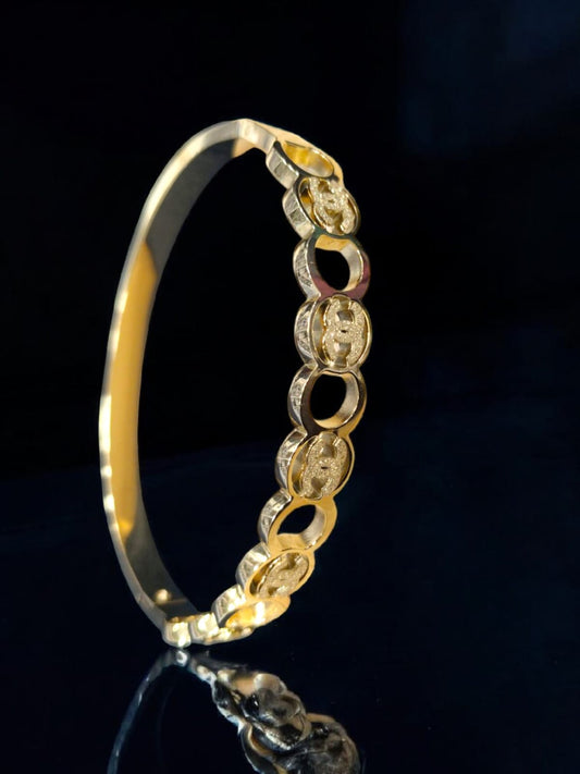 Circular Accent Bracelet