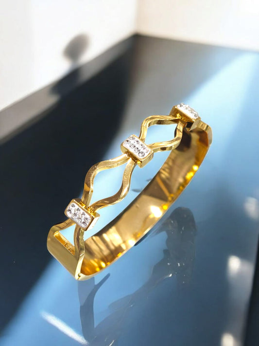 Stone Cluster Gold Bangle