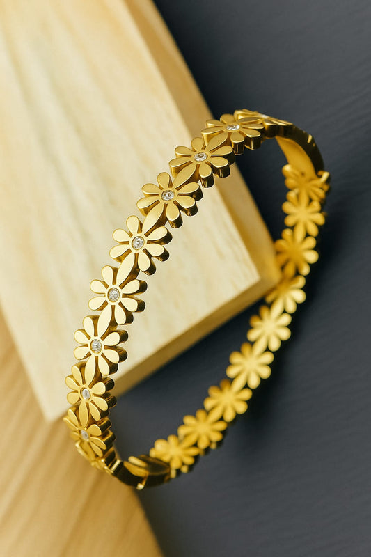 Leaf Motif Gold Bracelet
