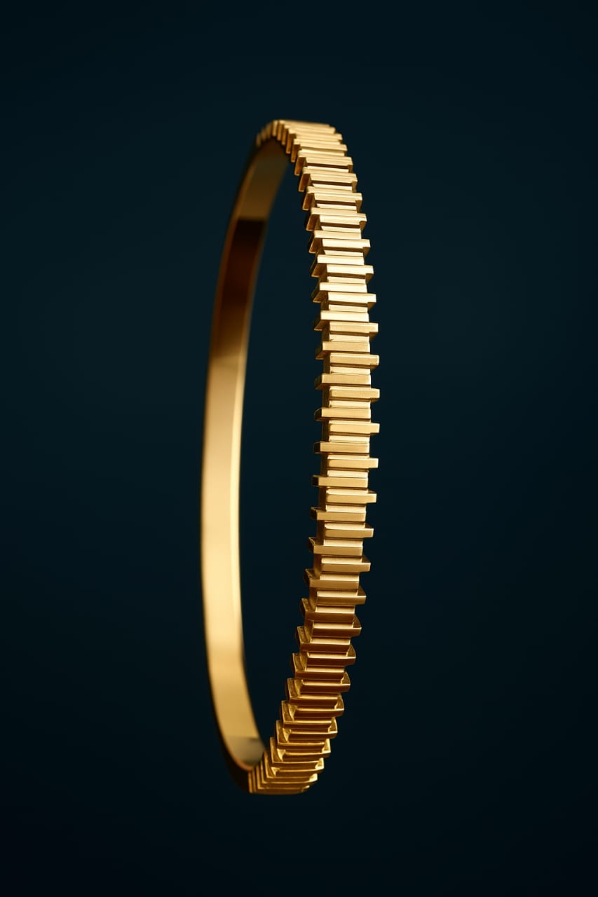 Sleek Ribbed Gold Bangle