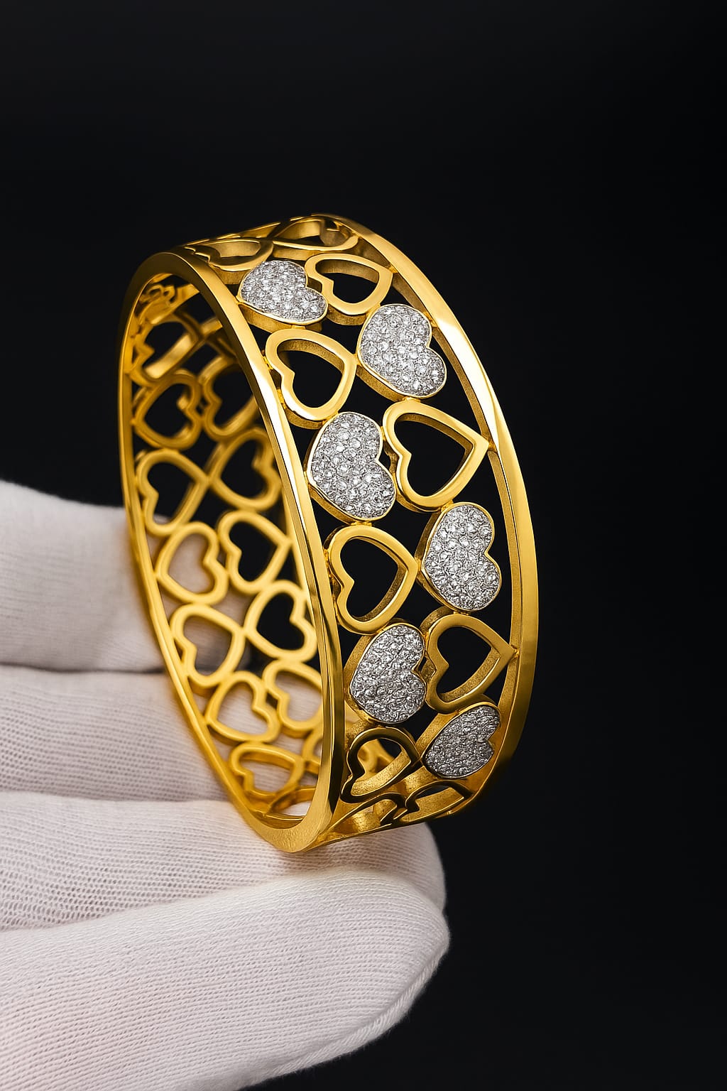 Heart Mesh Gold Bangle