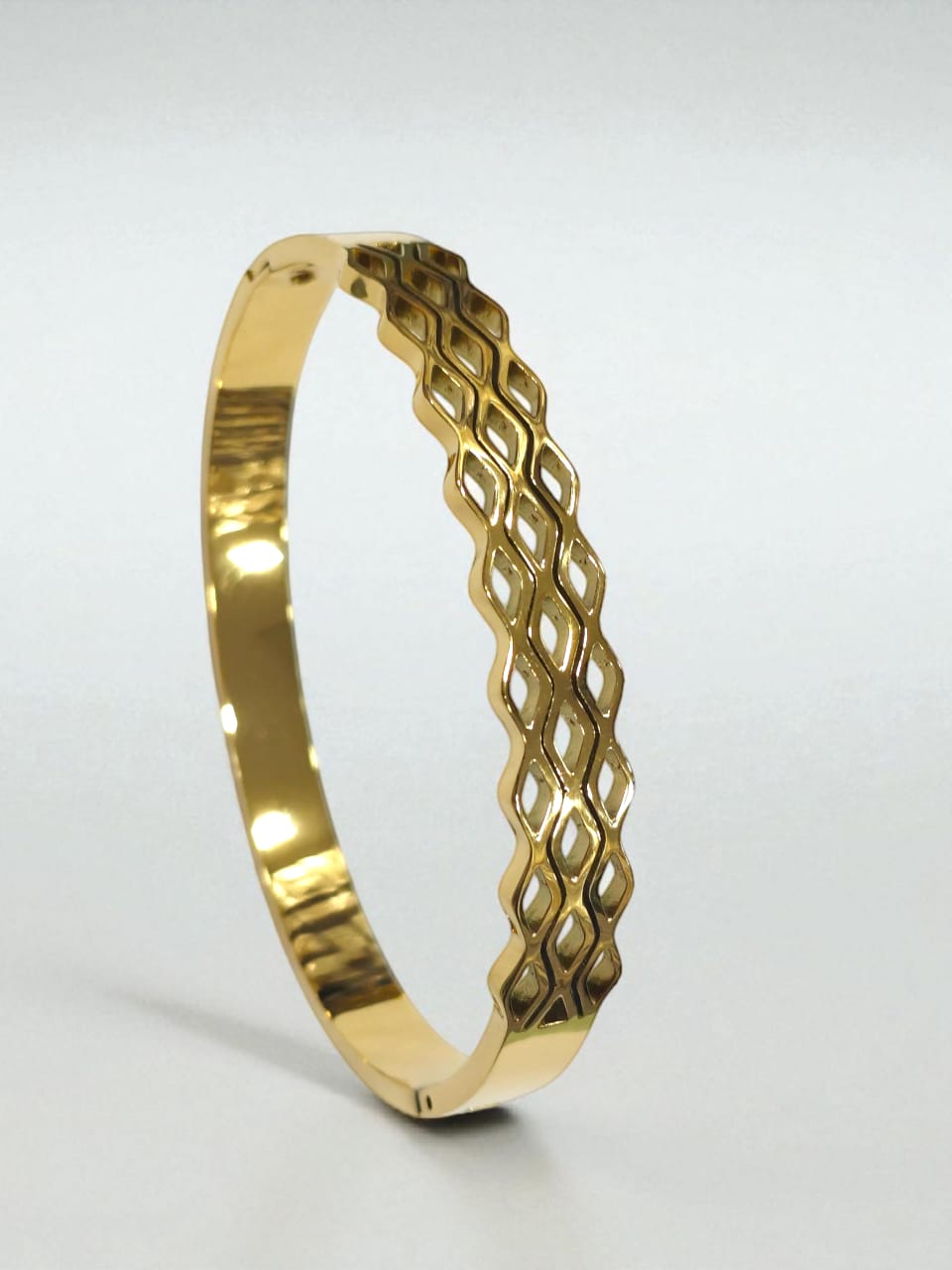 Alternating Link Gold Bangle