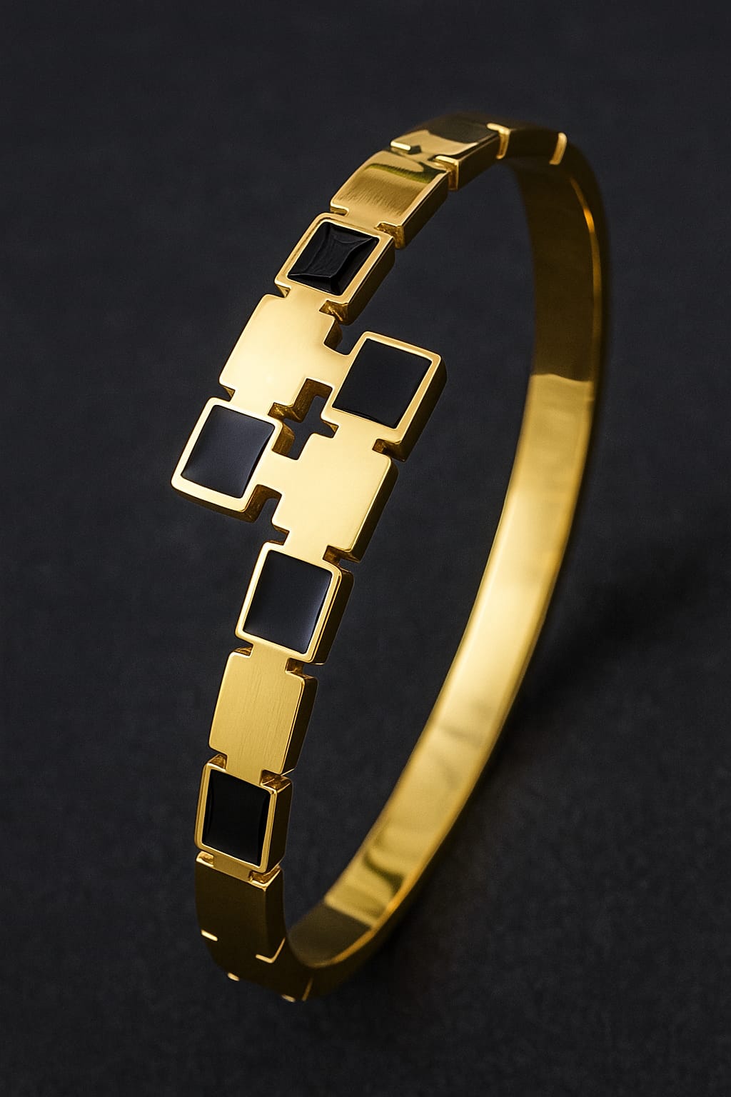 Geometric Link Gold Bangle