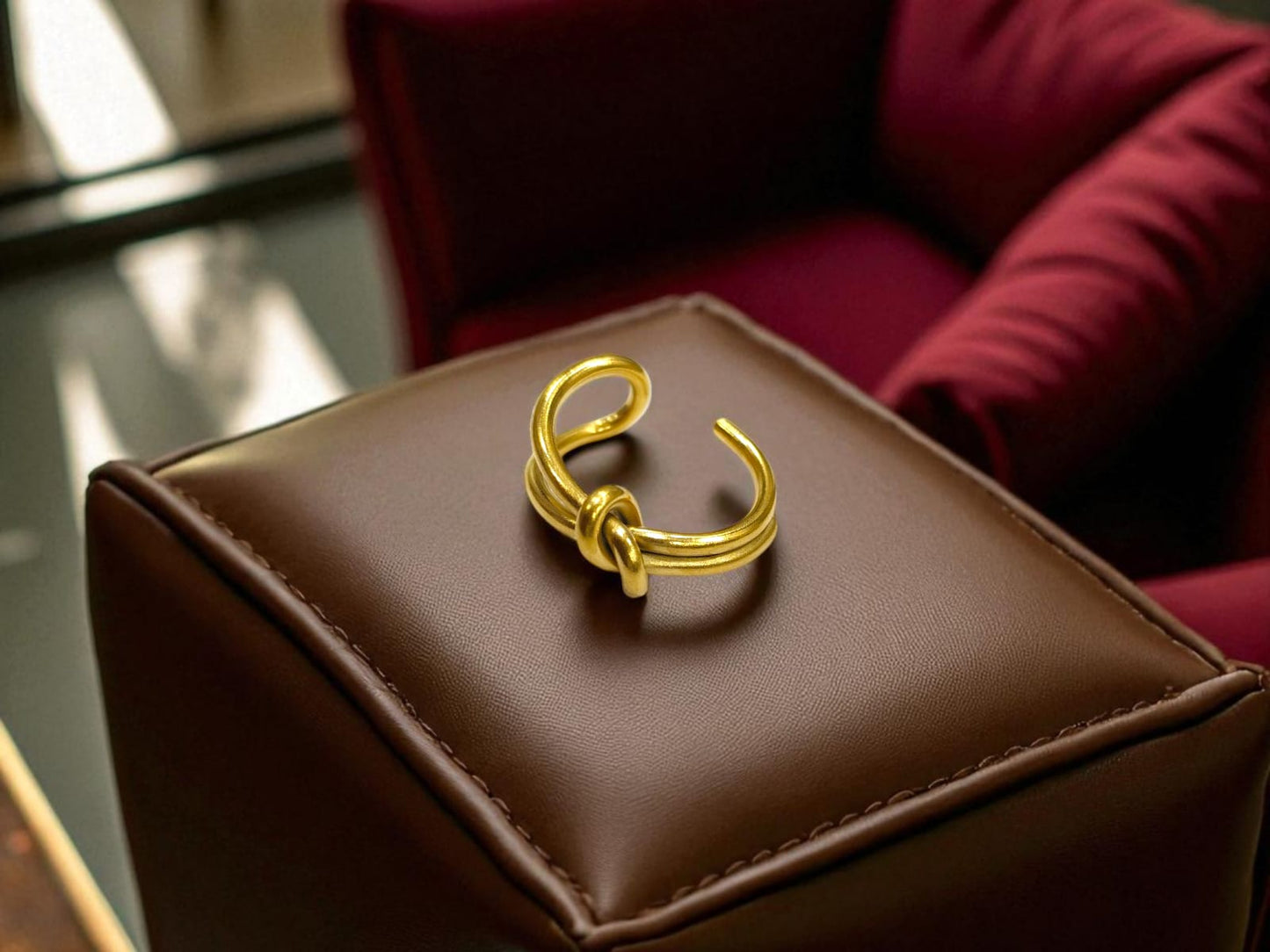 Curve-Twist Cocktail Ring