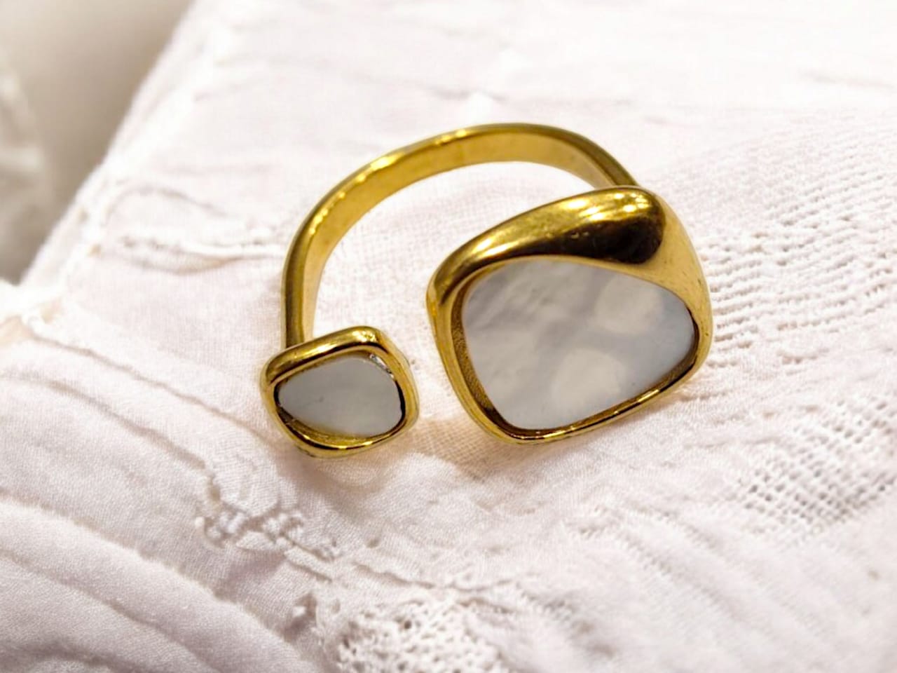 Irregular Open Curve Band