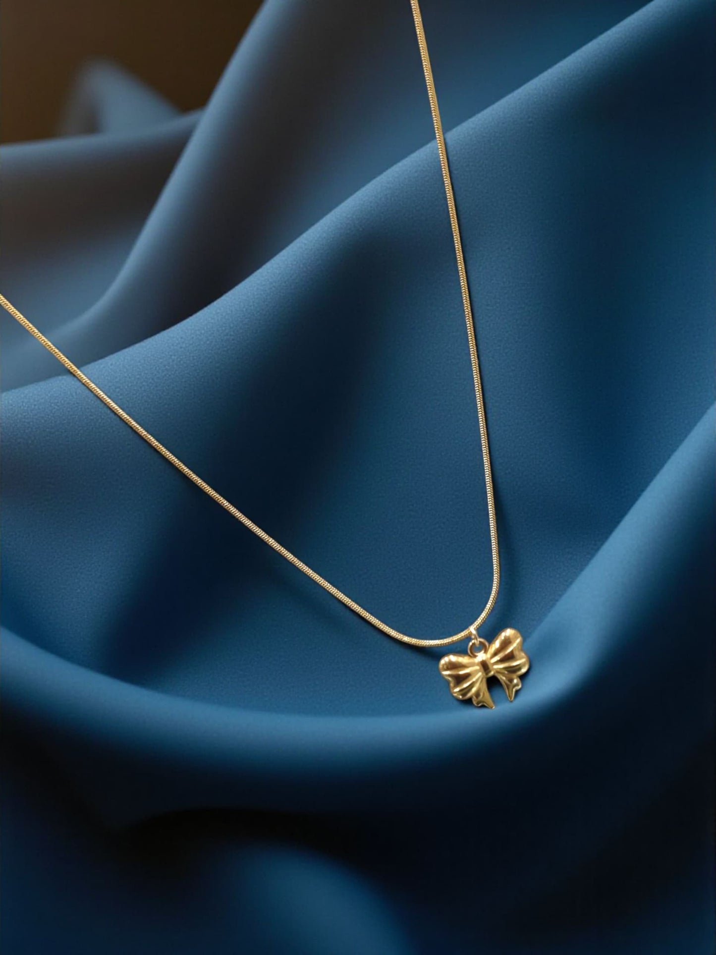 Golden Horseshoe Necklace