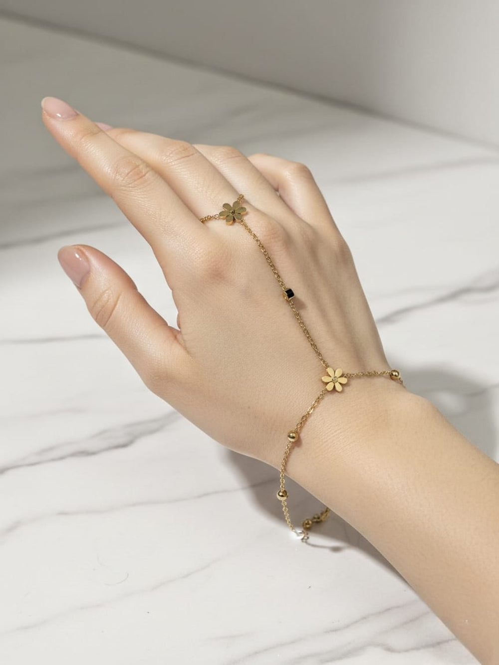Golden blossom Ringchain