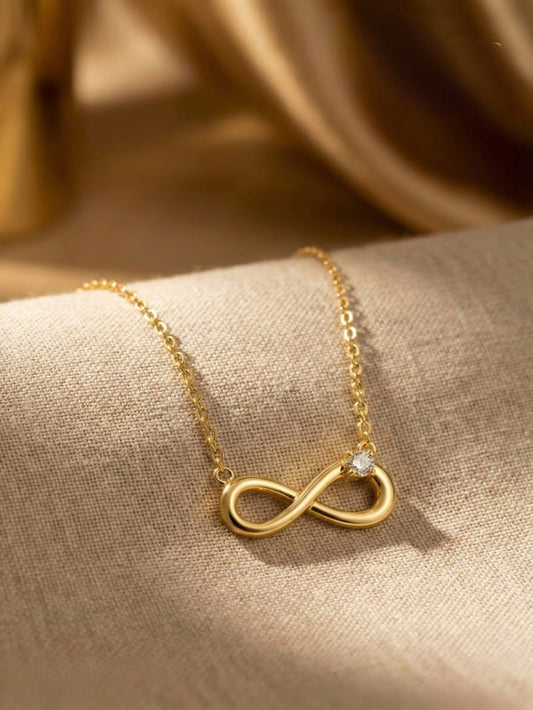 Infinite love gold necklace with solitaire